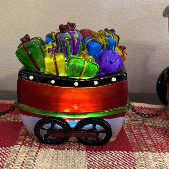 Vintage styled battery operated LED Holiday Train! Comes with original box! - Picture 3 of 8